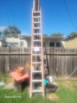 Ladder ,  Escaleraa