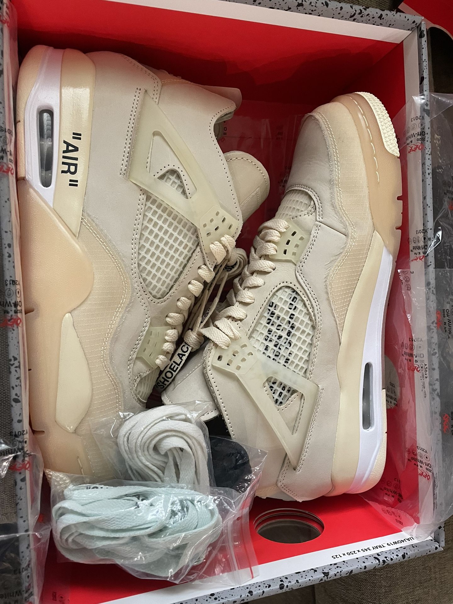Air Jordan 4 OFF WHITE 12W/10.5M - casafrato.com.br