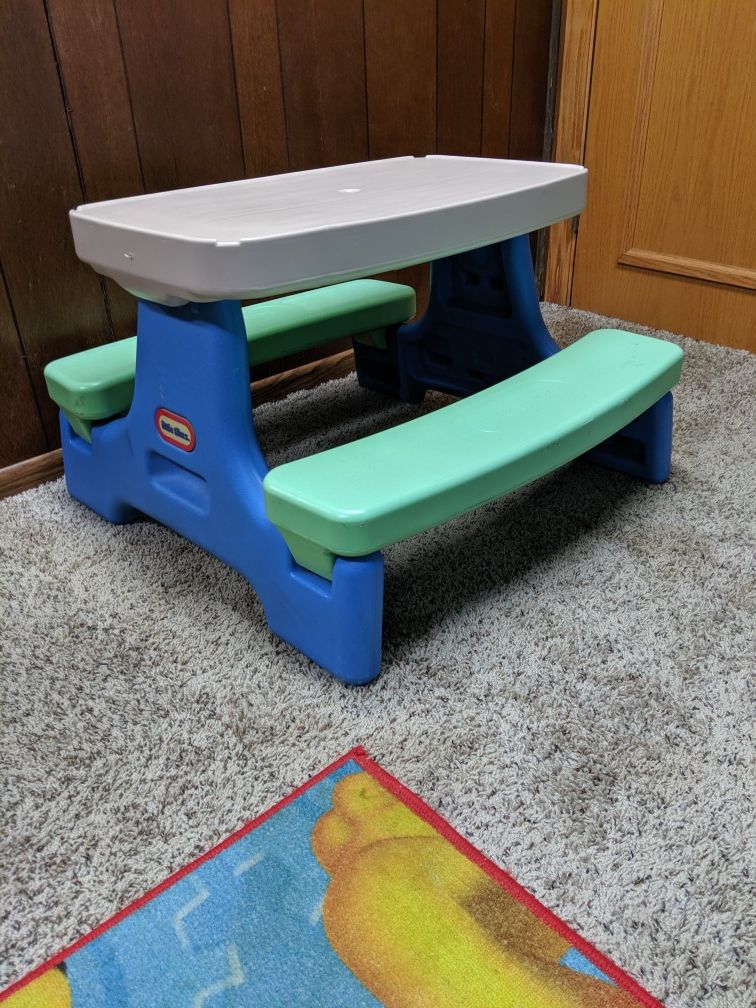 Little Tikes collapsible picnic table
