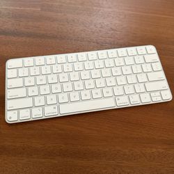 Apple Magic Computer Keyboard A2450 Silver White Sleek Wireless Low Profile