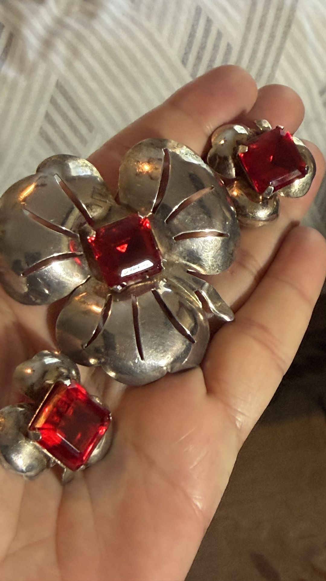 Vintage Sterling Silver Set Of  Large Brooch And Earrings With Ruby Color shiny Glass Stones 