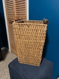 Woven Seagrass Basket with Wood Handles