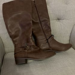 Womens Boots 7.5