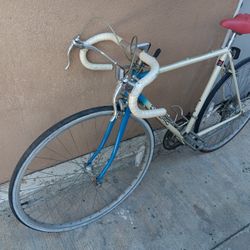 54cm.       Road Bike.       Cyclopro 