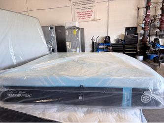 King mattress Tempurpedic LuxeBreeze soft 2.0 ✨ financing available