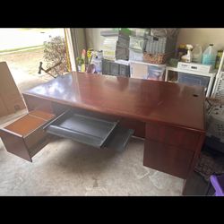 Free desk. 