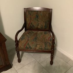 Accent Chairs 