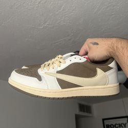 Jordan 1 Reverse Mocha Low 