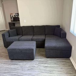 Brand New Grey Sectionals With Free Ottoman 