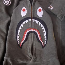 Bape pullover hoodie sz S