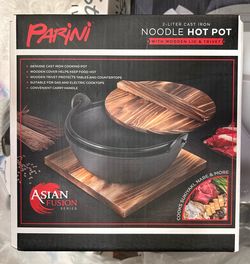 Parini 2 Liter Cast Iron Noodle Hot Pot With Wooden Lid And Trive