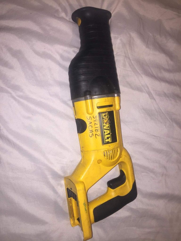 DeWalt Saw Saw W/Battery