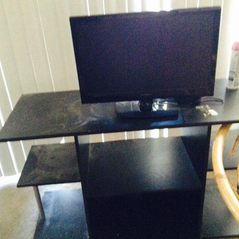 Insignia TV 19 inch with TV stand