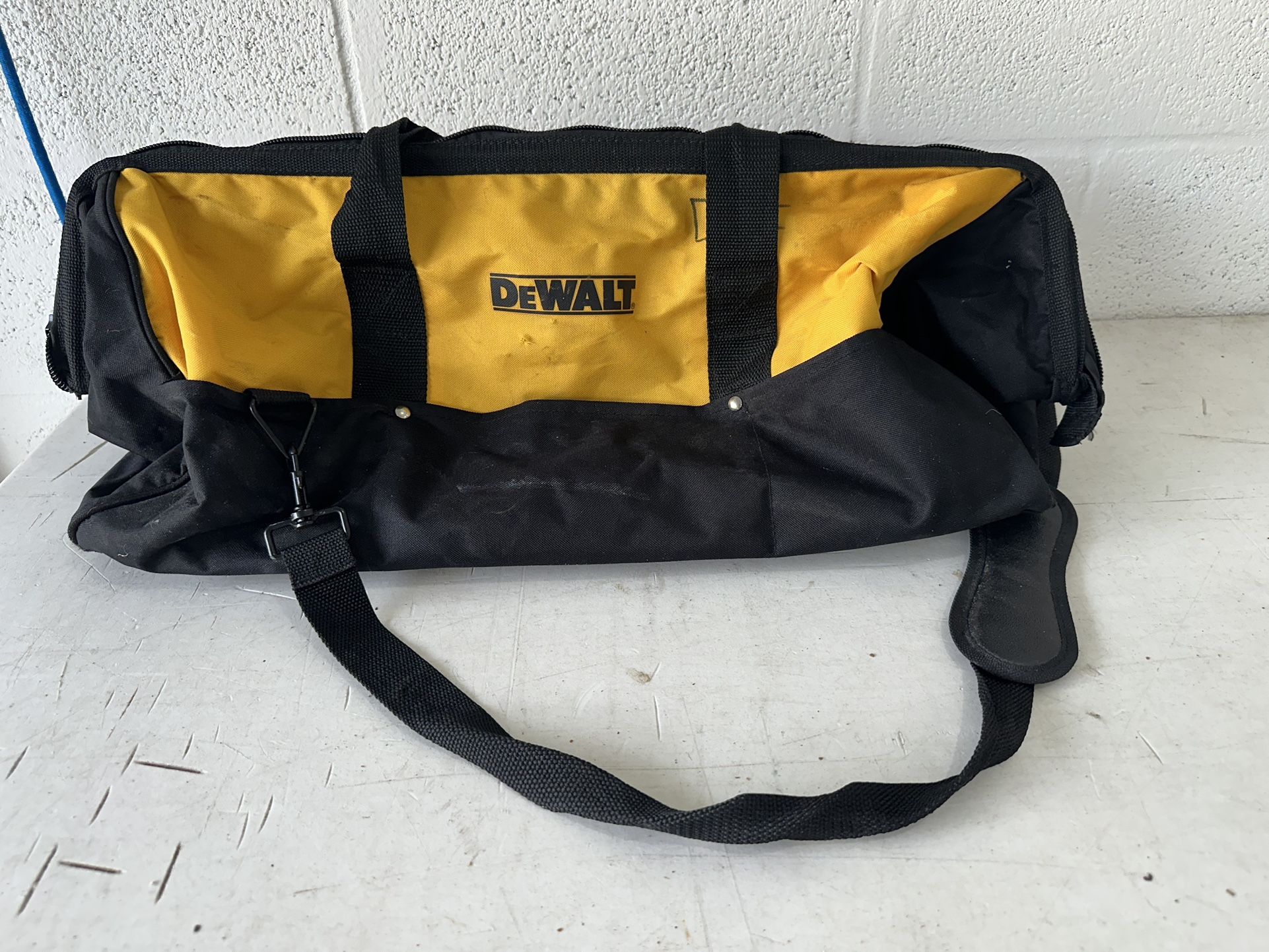 Dewalt