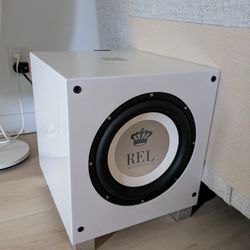 REL T9I Subwoofer with wireless Arrow Module