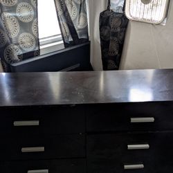 Dark Wood Dresser And nightstand 