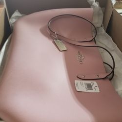 Real Coach Purse Baby Pink Color Used Just Look At The Picture Has Some Mark's On Bottom 