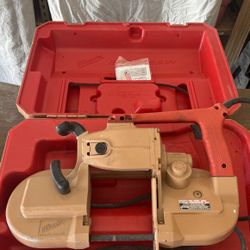 Milwaukee Deep Cut Band Saw