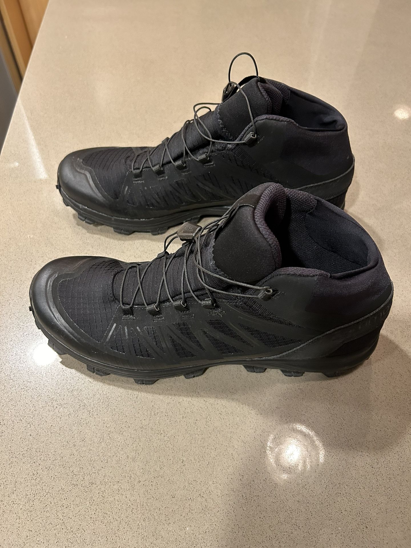 Salomon Hiking/Tactical Mid Top Shoe