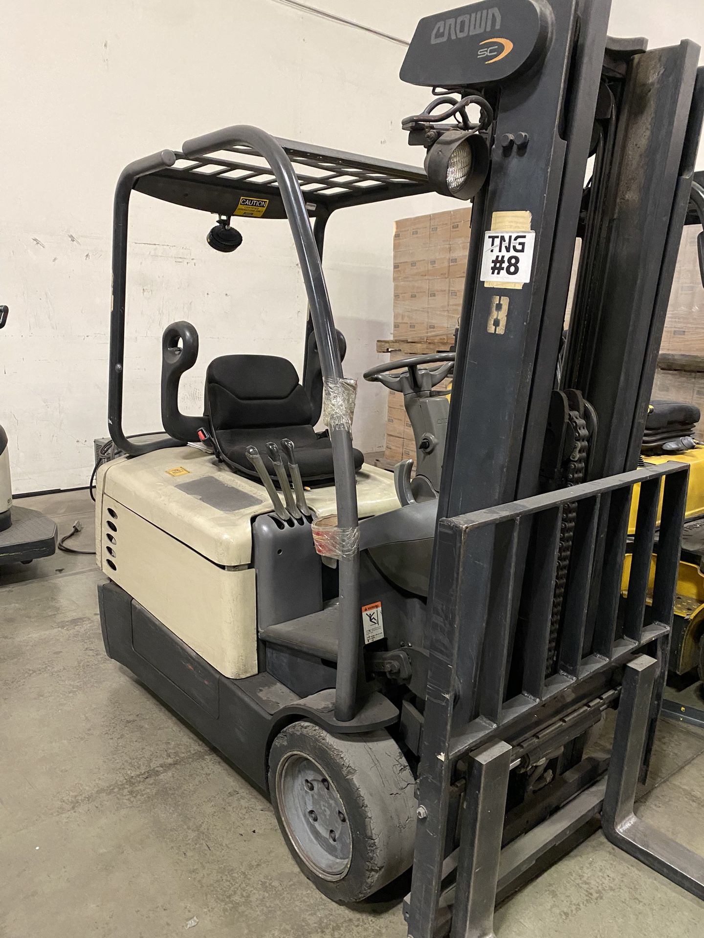 Crown SC 4000 Series Sit Down Electric Fork Lift