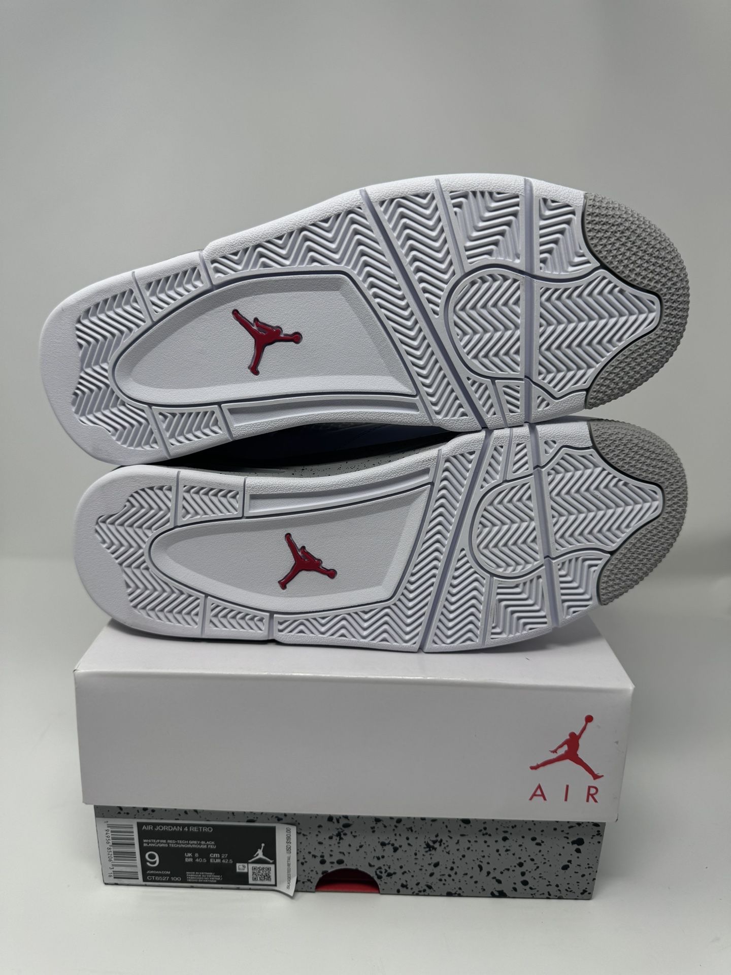 Air Jordan 4 Retro Mid White Oreo Size 9 Brand New