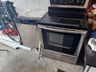 Stove And Dishwasher