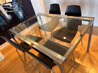 Glass expandable dinning table with 4 chairs 49x34x30