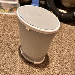 Dekor Diaper Can