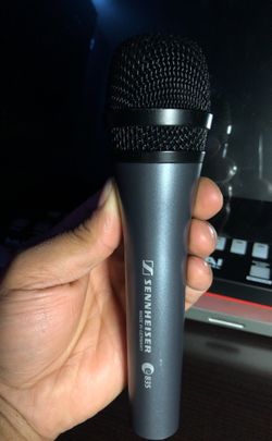 Sennheiser e835