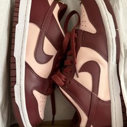 GRADE-SCHOOL NIKE DUNK LOW Girls – Dark Team Red/Dark Team Red-echo Pink