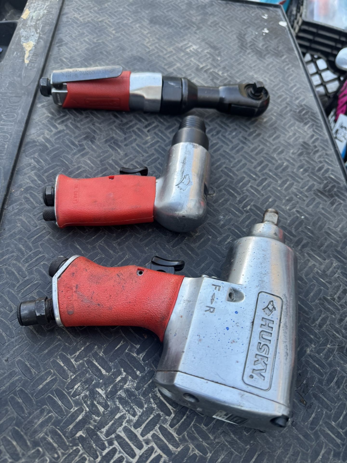 Husky Neumatic Wrench