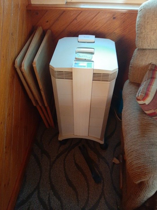 IQAir PRO HOME AIR FILTER.