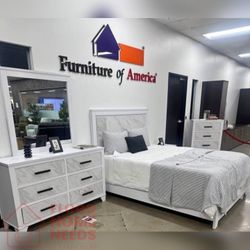 4- pieces White Finish Queen Bedset