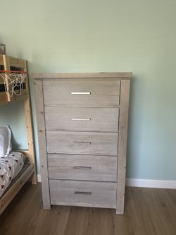 Dresser