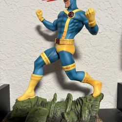 Cyclops statue 