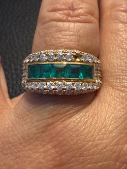 Gold Ring with Emerald and Diamond Accents