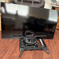 Samsung 50-inch 1080p LED-LCD Smart HDTV With Wall Mount PLUS Apple TV 3rd Gen