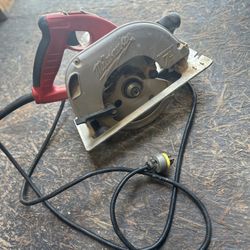 Milwaukee Corded Circular Saw 