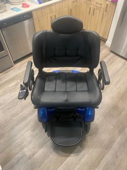 Quantum/Jazzy 1450 Powerchair