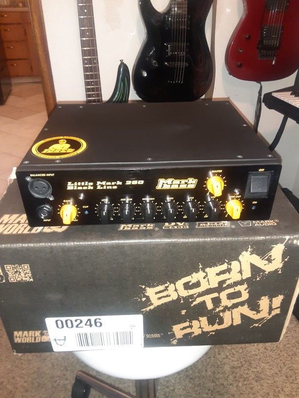 Bass Amp. Like New