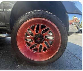 24x14 Fuel Off-Road Wheels w/ 35x13.50R24 Ridge Climber Tires