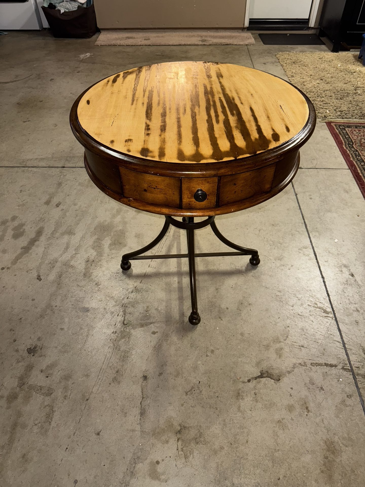 Round Table