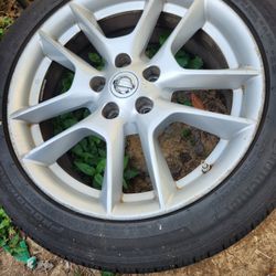 Nissan Maxima Tires  245/45R18
