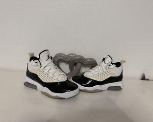 Jordan shoes size 6Y