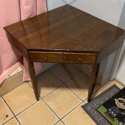 Corner Table