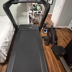 Like-New NordicTrack COMMERCIAL 1750 Treadmill | Originally $2499
