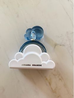 Ariana Grande Cloud Eau De Parfum Blue