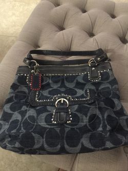 Nice COACH bag with crystals. Nice item.