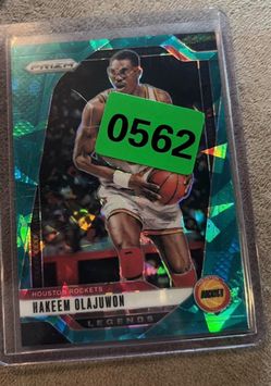Hakeem Olajuwon Panini Prizm Legends Card