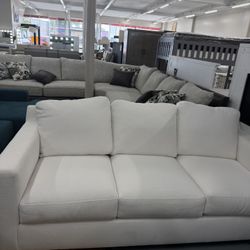 Beautiful Couch With Sleeper Only @ FURNITURE LOVE 💕 Same Day Delivery 🚚 